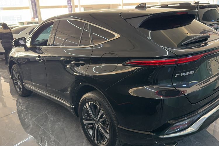 Used Toyota Venza 2023 2.0L CVT Two-Wheel Drive Luxury Edition Exterior 5
