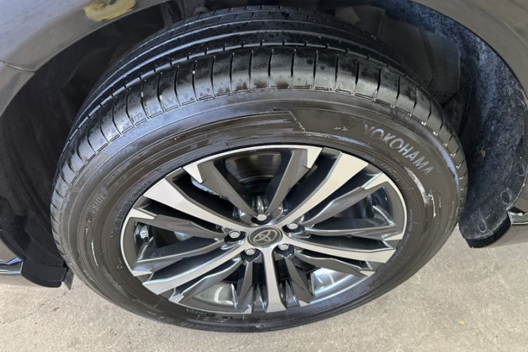 Used Toyota Venza 2023 2.0L CVT Two-Wheel Drive Luxury Edition Exterior 6