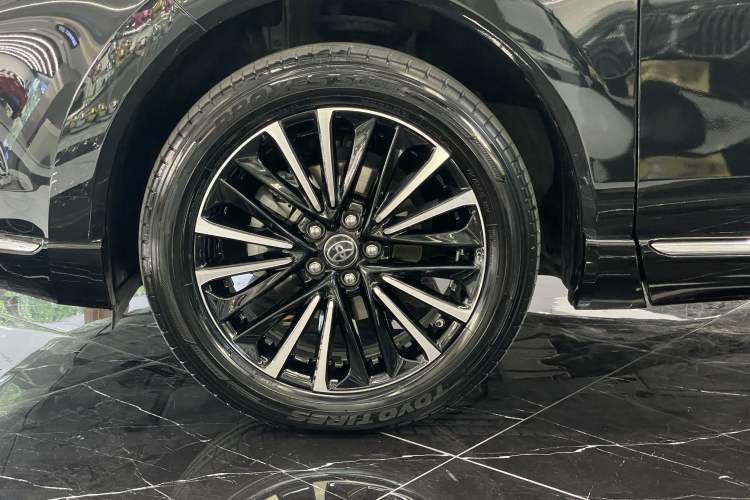 Used Toyota Venza 2023 2.5L Smart Electric Hybrid Dual-Engine Four-Wheel Drive Supreme Edition Exterior 6