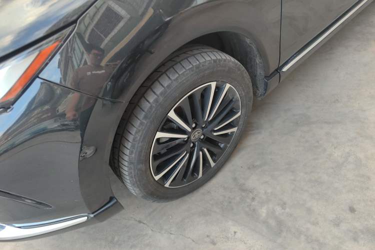 Used Toyota Venza 2023 2.0L CVT Two-Wheel Drive Prestige Version Exterior 7