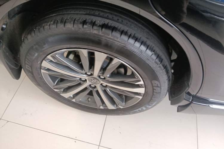 Used Toyota Venza 2023 2.0L CVT Two-Wheel Drive Luxury Edition Exterior 8