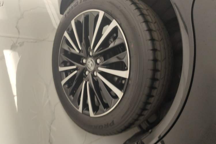 Used Toyota Venza 2023 2.0L CVT Two-Wheel Drive Prestige Version Exterior 8