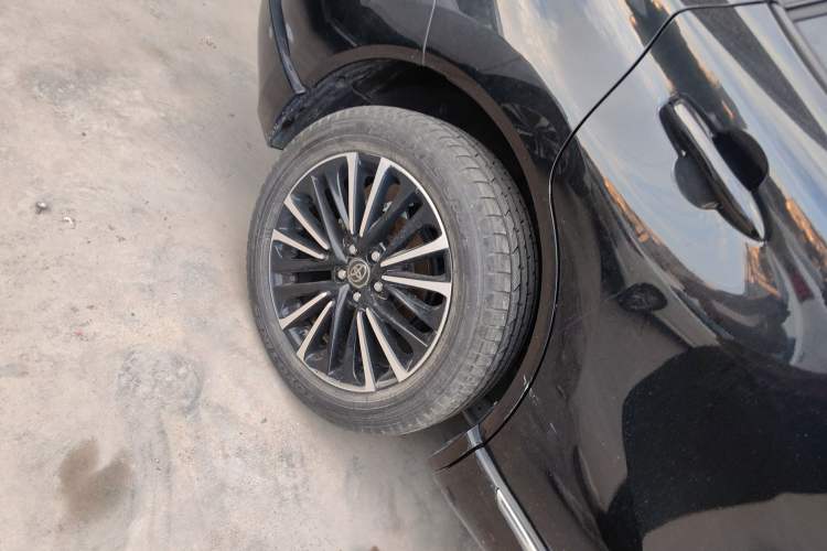 Used Toyota Venza 2023 2.0L CVT Two-Wheel Drive Prestige Version Exterior 8