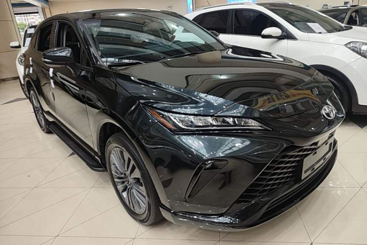 Used Toyota Venza 2023 2.0L CVT Two-Wheel Drive Luxury Edition Front Right 45 Deg