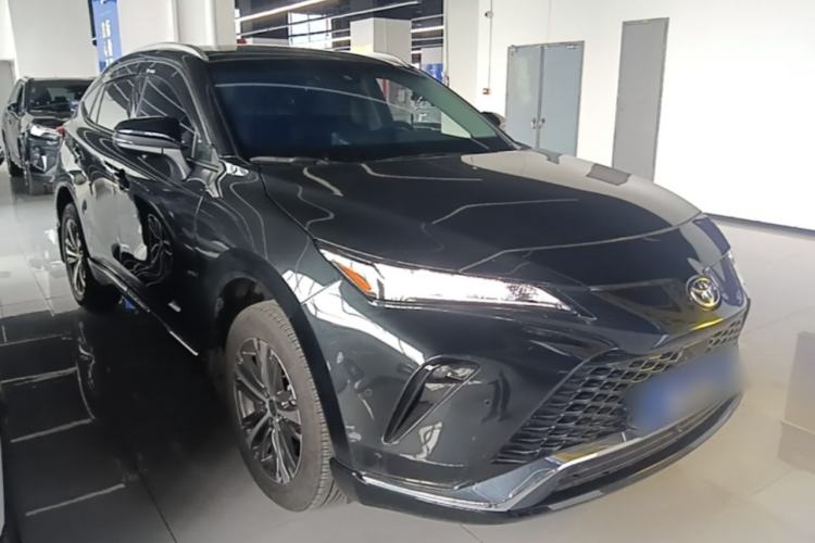 Used Toyota Venza 2023 2.0L CVT Two-Wheel Drive Luxury Edition Front Right 45 Deg