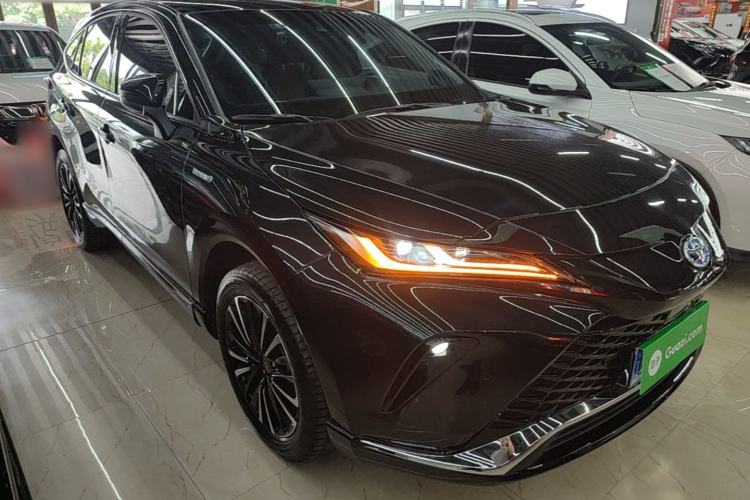 Used Toyota Venza 2023 2.5L Smart Electric Hybrid Dual-Drive Prestige Version Front Right 45 Deg