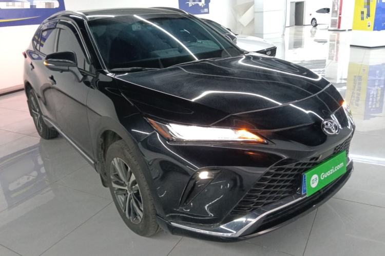 Used Toyota Venza 2023 2.0L CVT Two-Wheel Drive Luxury Edition Front Right 45 Deg