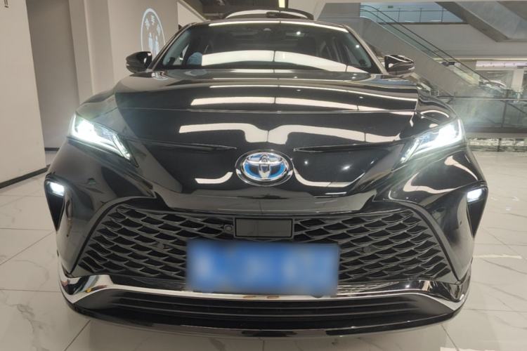 Used Toyota Venza 2023 2.5L Smart Electric Hybrid Dual-Engine Four-Wheel Drive Supreme Edition Front