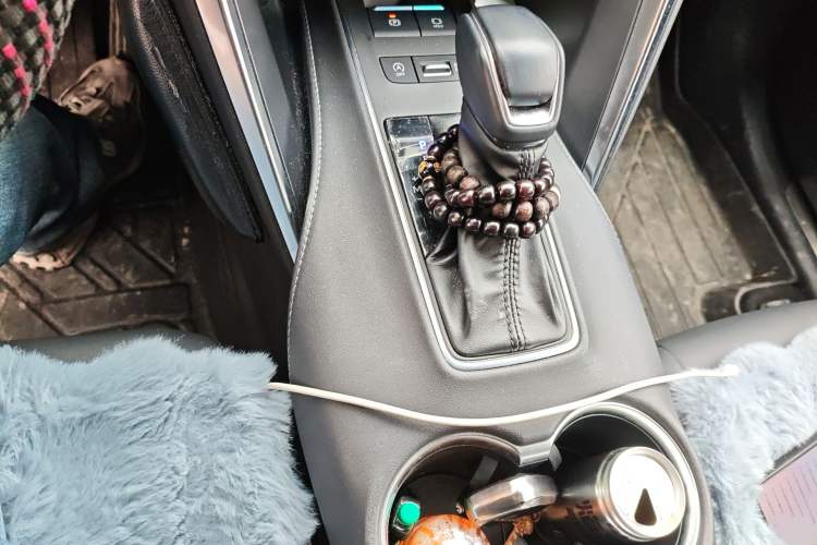 Used Toyota Venza 2023 2.0L CVT Two-Wheel Drive Luxury Edition Gear Lever