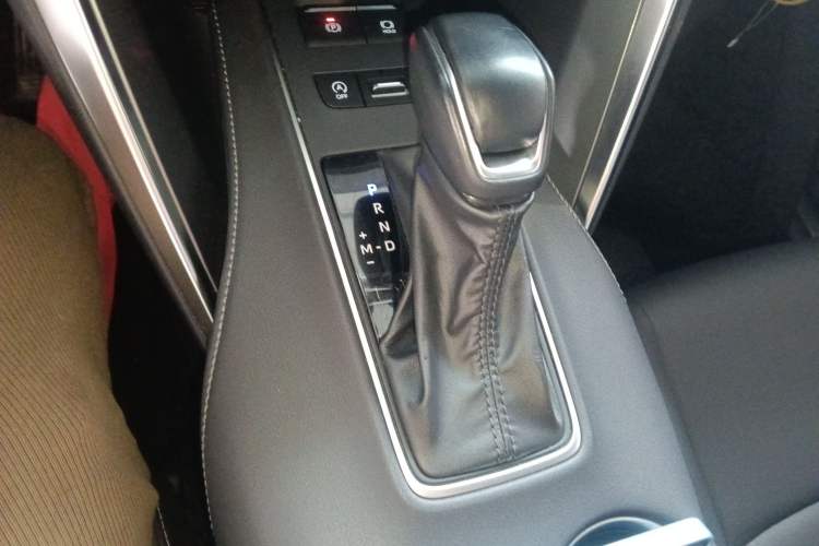 Used Toyota Venza 2023 2.0L CVT Two-Wheel Drive Luxury Edition Gear Lever