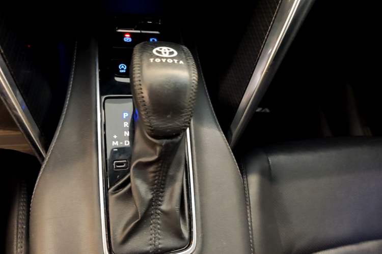 Used Toyota Venza 2023 2.0L CVT Two-Wheel Drive Prestige Version Gear Lever
