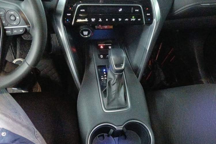 Used Toyota Venza 2023 2.0L CVT Two-Wheel Drive Luxury Edition Gear Lever