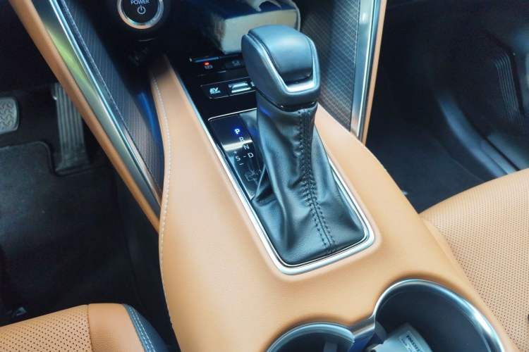 Used Toyota Venza 2023 2.5L Smart Electric Hybrid Dual-Drive Prestige Version Gear Lever