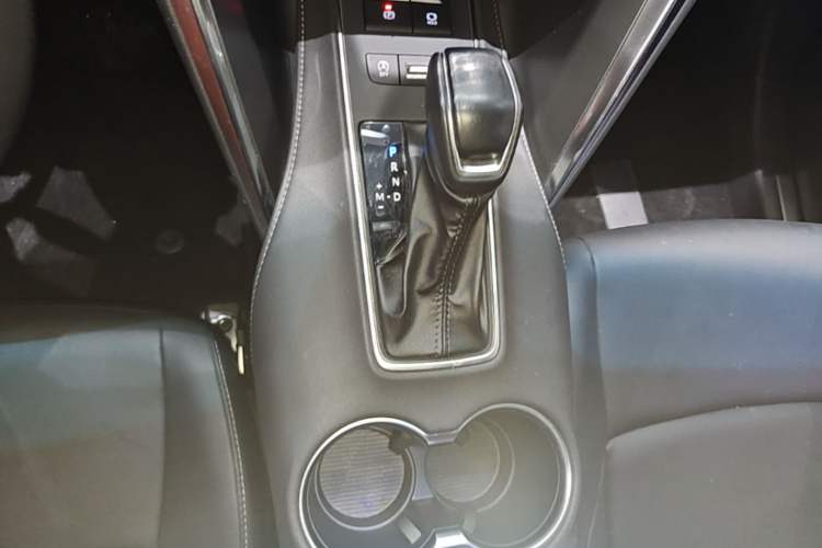Used Toyota Venza 2023 2.0L CVT Two-Wheel Drive Luxury Edition Gear Lever