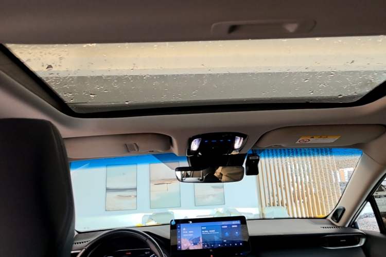 Used Toyota Venza 2023 2.0L CVT Two-Wheel Drive Prestige Version Headliner
