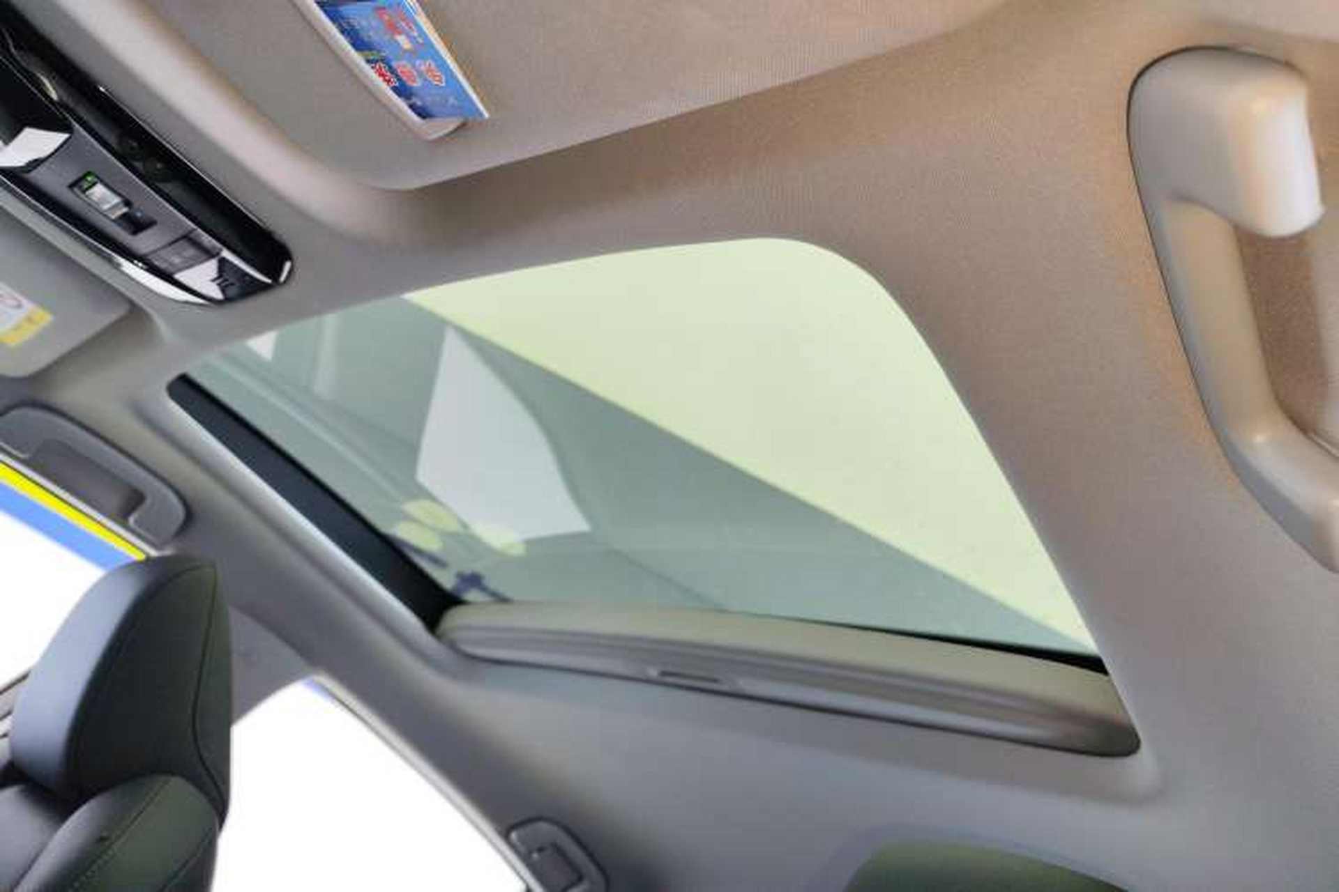 Used Toyota Venza 2023 2.0L CVT Two-Wheel Drive Luxury Edition Headliner