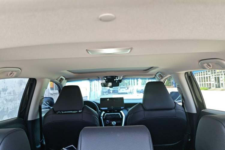 Used Toyota Venza 2023 2.0L CVT Two-Wheel Drive Prestige Version Headliner