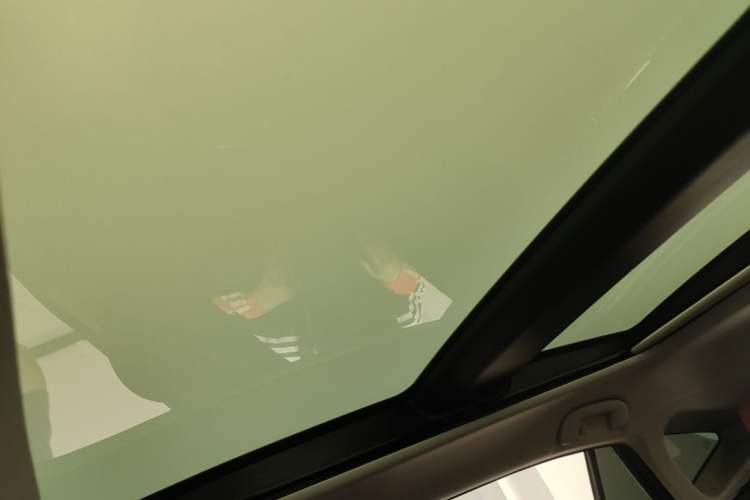 Used Toyota Venza 2023 2.5L Smart Electric Hybrid Dual-Engine Four-Wheel Drive Supreme Edition Headliner