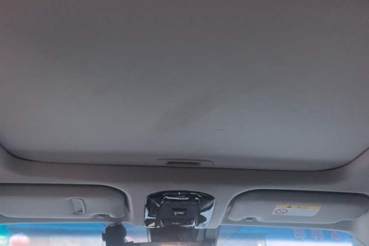 Used Toyota Venza 2023 2.0L CVT Two-Wheel Drive Prestige Version Headliner