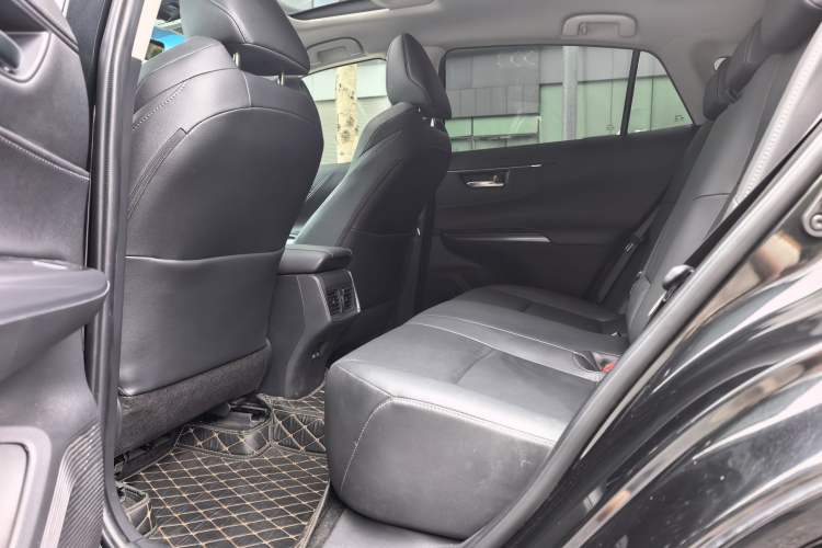 Used Toyota Venza 2023 2.0L CVT Two-Wheel Drive Luxury Edition Interior 1