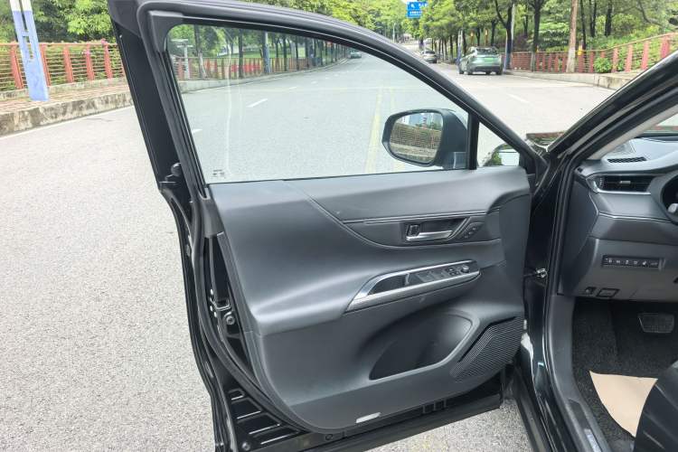 Used Toyota Venza 2023 2.5L Smart Electric Hybrid Dual-Engine Four-Wheel Drive Supreme Edition Interior 10