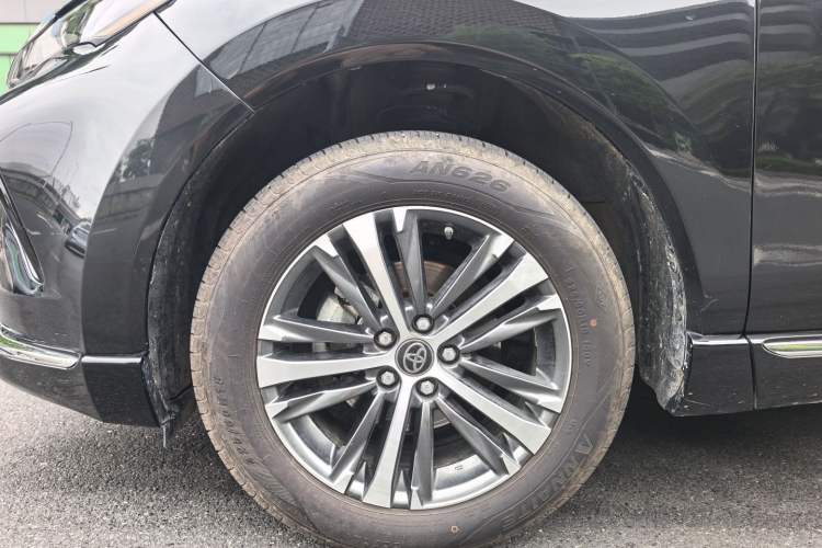 Used Toyota Venza 2023 2.0L CVT Two-Wheel Drive Luxury Edition Interior 11