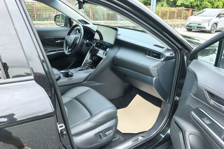 Used Toyota Venza 2023 2.5L Smart Electric Hybrid Dual-Engine Four-Wheel Drive Supreme Edition Interior 11