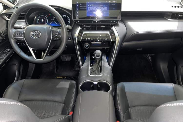 Used Toyota Venza 2023 2.5L Smart Electric Hybrid Dual-Engine Four-Wheel Drive Supreme Edition Interior 2