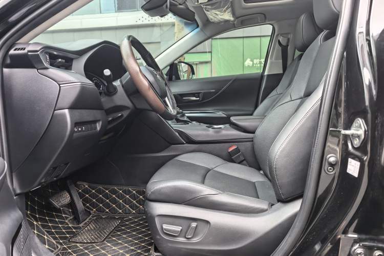 Used Toyota Venza 2023 2.0L CVT Two-Wheel Drive Luxury Edition Interior 3