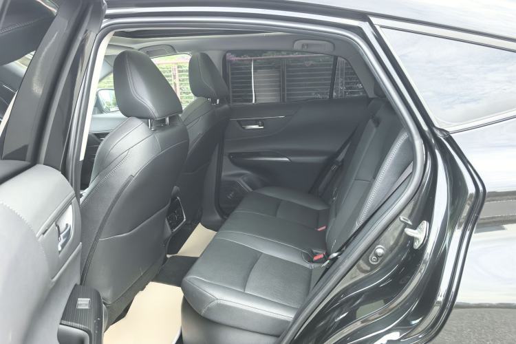 Used Toyota Venza 2023 2.5L Smart Electric Hybrid Dual-Engine Four-Wheel Drive Supreme Edition Interior 3