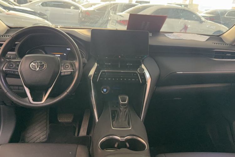 Used Toyota Venza 2023 2.0L CVT Two-Wheel Drive Luxury Edition Interior 3