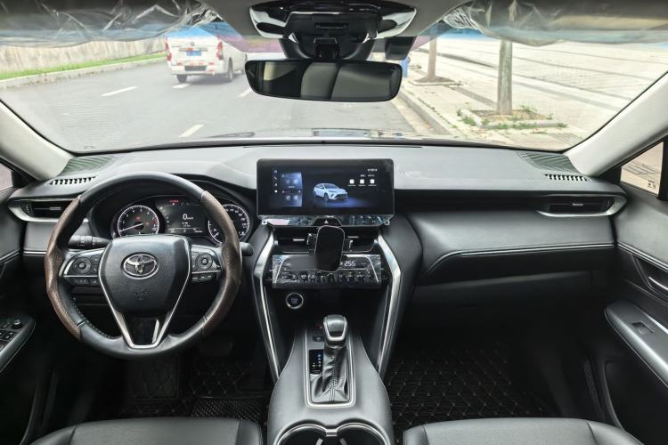 Used Toyota Venza 2023 2.0L CVT Two-Wheel Drive Luxury Edition Interior 4
