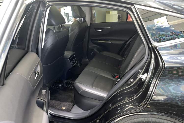 Used Toyota Venza 2023 2.5L Smart Electric Hybrid Dual-Engine Four-Wheel Drive Supreme Edition Interior 5