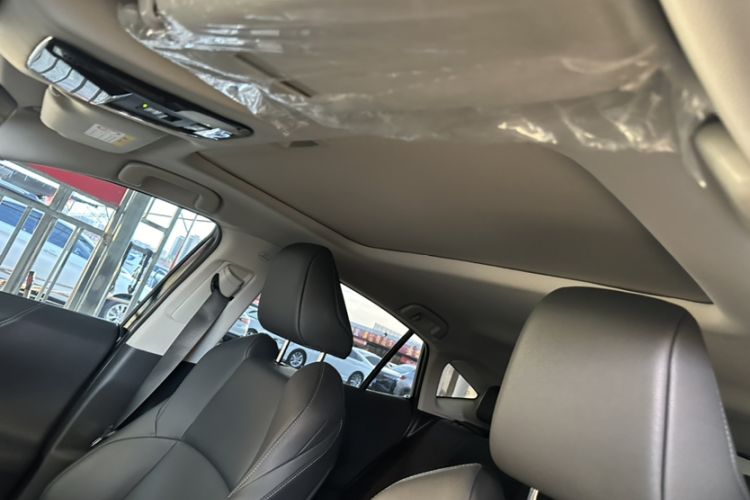 Used Toyota Venza 2023 2.0L CVT Two-Wheel Drive Luxury Edition Interior 6