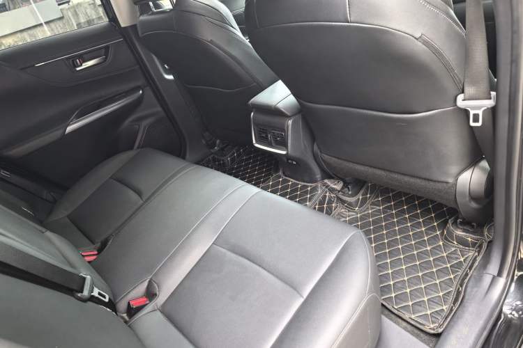 Used Toyota Venza 2023 2.0L CVT Two-Wheel Drive Luxury Edition Interior 6
