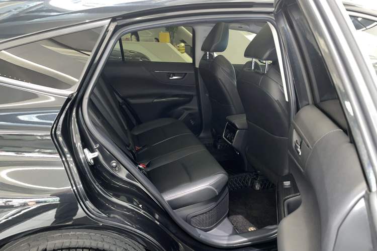 Used Toyota Venza 2023 2.5L Smart Electric Hybrid Dual-Engine Four-Wheel Drive Supreme Edition Interior 8