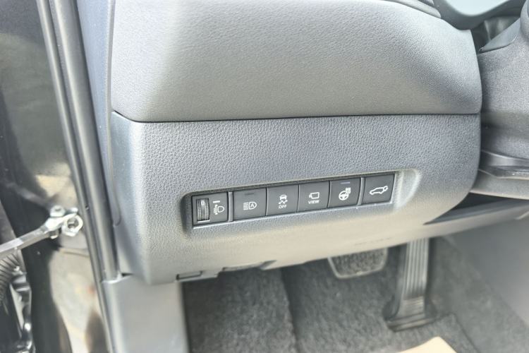Used Toyota Venza 2023 2.5L Smart Electric Hybrid Dual-Engine Four-Wheel Drive Supreme Edition Interior 9