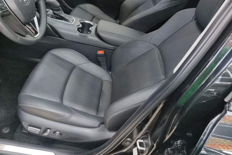 Used Toyota Venza 2023 2.5L Smart Electric Hybrid Dual-Drive Prestige Version Left Front Seat