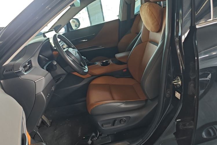 Used Toyota Venza 2023 2.0L CVT Two-Wheel Drive Prestige Version Left Front Seat