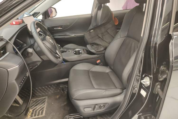 Used Toyota Venza 2023 2.5L Smart Electric Hybrid Dual-Engine Four-Wheel Drive Supreme Edition Left Front Seat