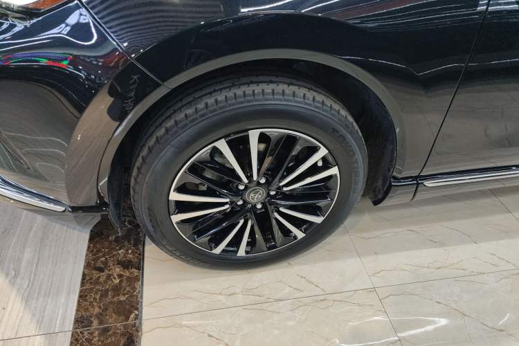 Used Toyota Venza 2023 2.5L Smart Electric Hybrid Dual-Drive Prestige Version Left Front Wheel Hub
