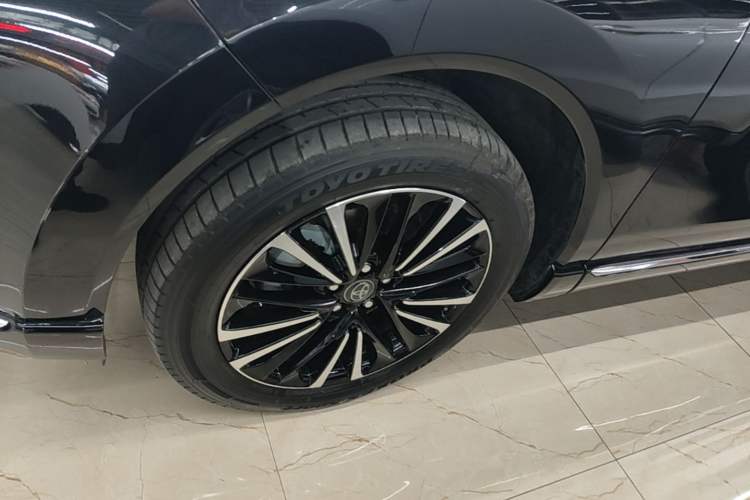 Used Toyota Venza 2023 2.5L Smart Electric Hybrid Dual-Drive Prestige Version Left Front Wheel Hub