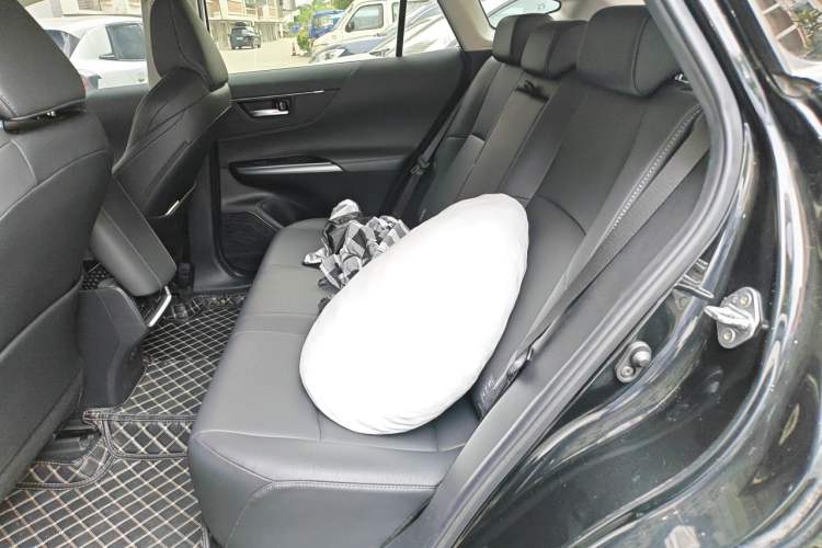Used Toyota Venza 2023 2.0L CVT Two-Wheel Drive Luxury Edition Left Rear Seat