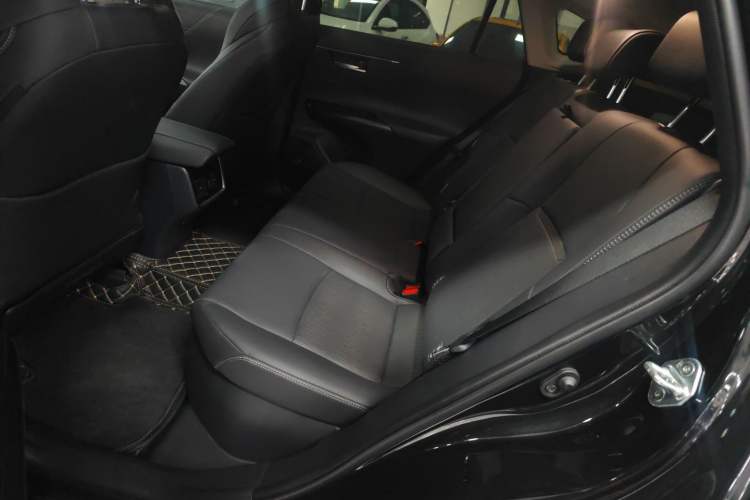 Used Toyota Venza 2023 2.5L Smart Electric Hybrid Dual-Drive Prestige Version Left Rear Seat