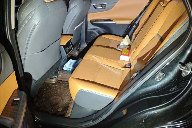Used Toyota Venza 2023 2.0L CVT Two-Wheel Drive Prestige Version Left Rear Seat