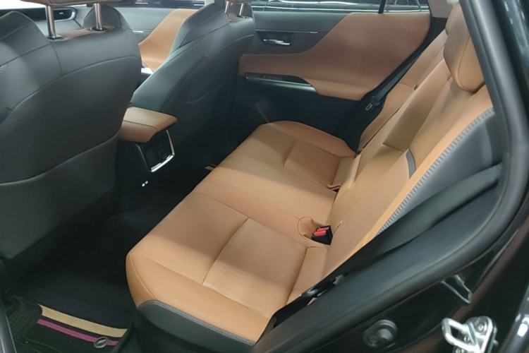 Used Toyota Venza 2023 2.5L Smart Electric Hybrid Dual-Drive Prestige Version Left Rear Seat