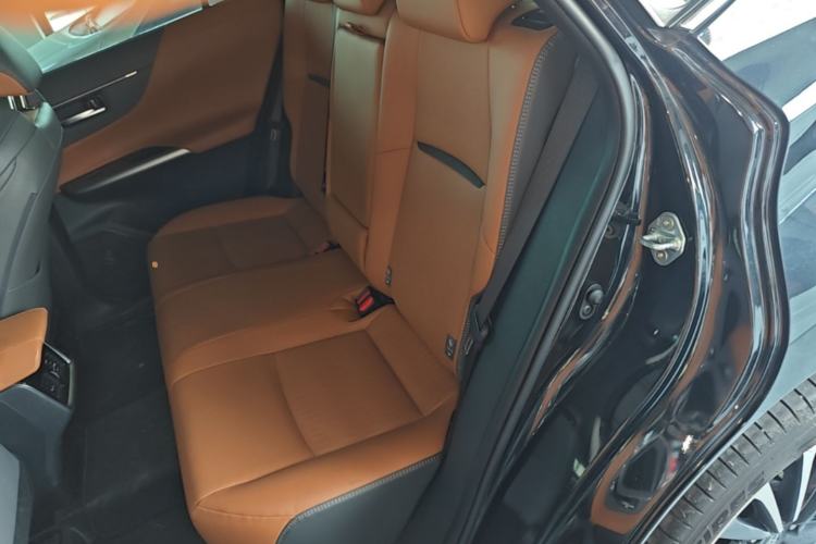 Used Toyota Venza 2023 2.0L CVT Two-Wheel Drive Prestige Version Left Rear Seat