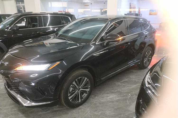 Used Toyota Venza 2023 2.0L CVT Two-Wheel Drive Luxury Edition Left Side