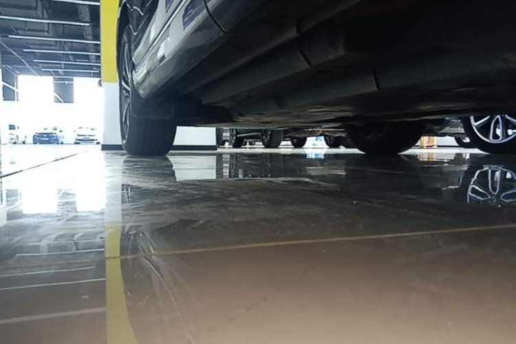 Used Toyota Venza 2023 2.0L CVT Two-Wheel Drive Luxury Edition Left Side Sill