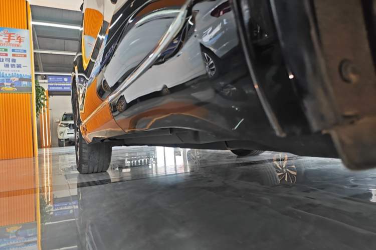 Used Toyota Venza 2023 2.0L CVT Two-Wheel Drive Prestige Version Left Side Sill